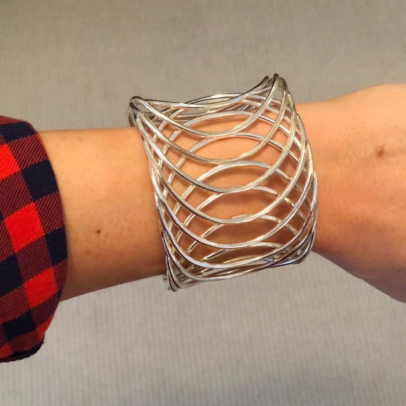 Jewelry - Silver bangle